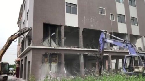 動(dòng)真格出實(shí)招 東鳳鎮(zhèn)依法拆除一大型“兩違”建筑， 違建“毒瘤”被連根拔起！